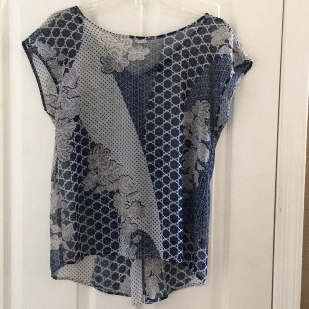 FINAL MARKDOWN Sheer outback red top small.
